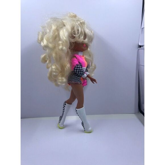 2019 MGA Lol Surprise Speedster Lights OMG Fashion Doll 9in - Picture 2 of 6